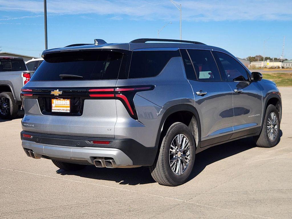used 2024 Chevrolet Traverse car, priced at $34,995