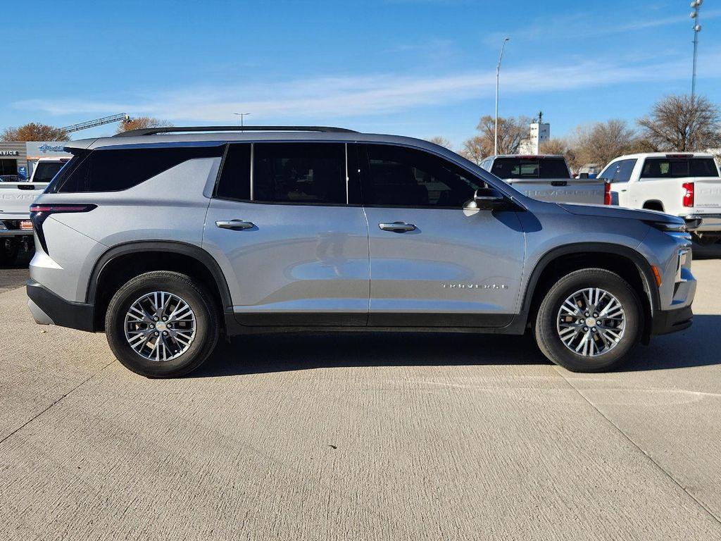 used 2024 Chevrolet Traverse car, priced at $34,995