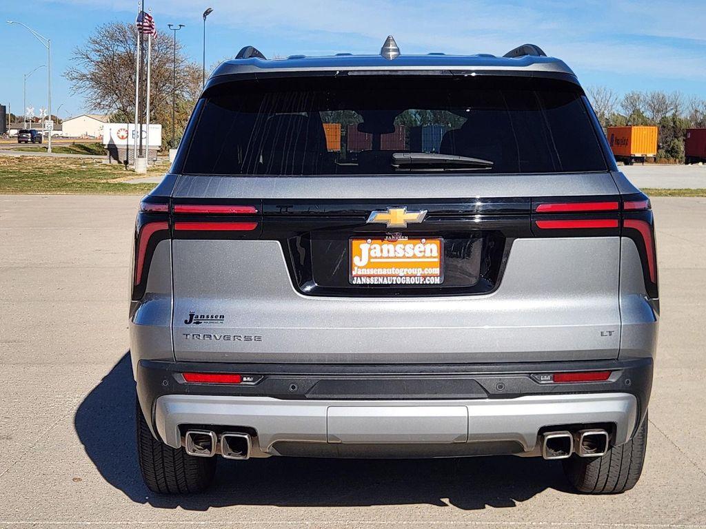 used 2024 Chevrolet Traverse car, priced at $34,995