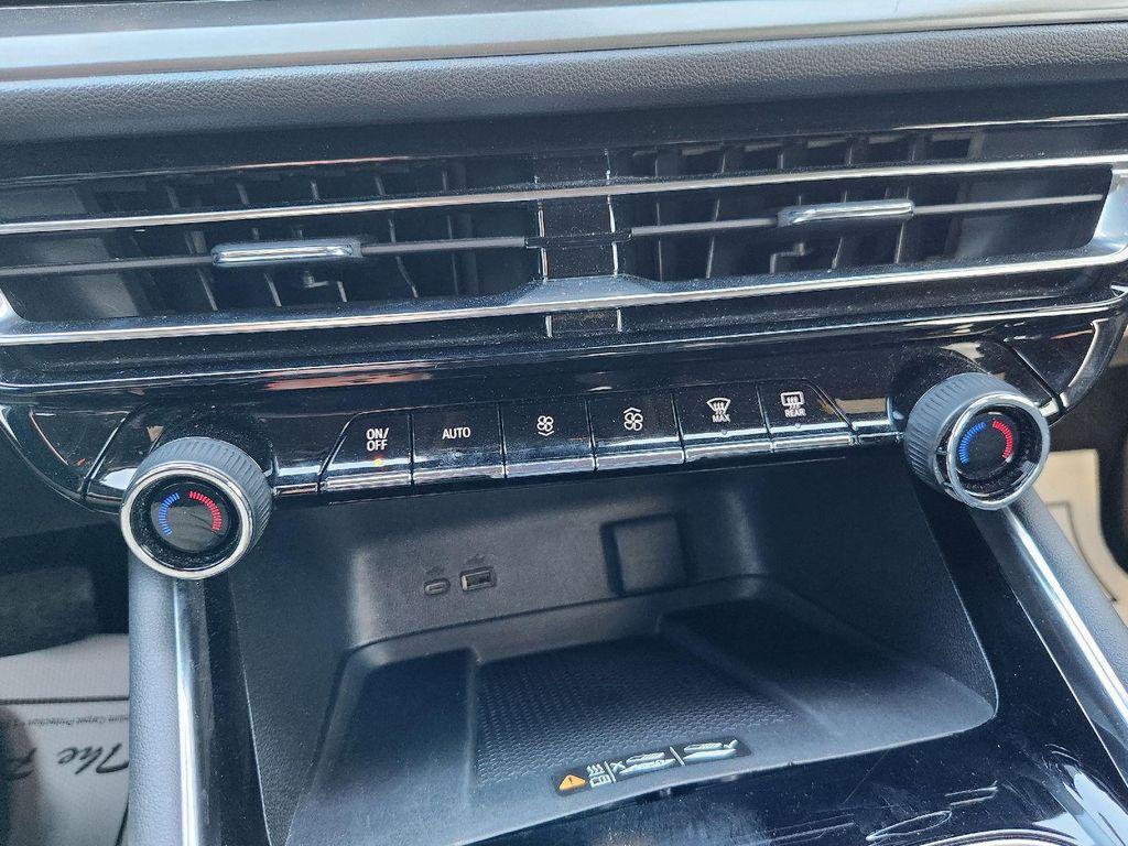 used 2024 Chevrolet Traverse car, priced at $34,995