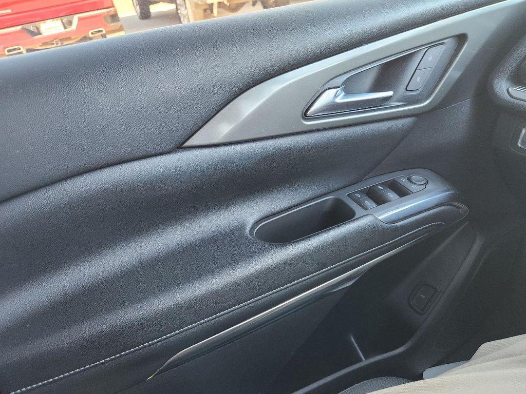 used 2024 Chevrolet Traverse car, priced at $34,995