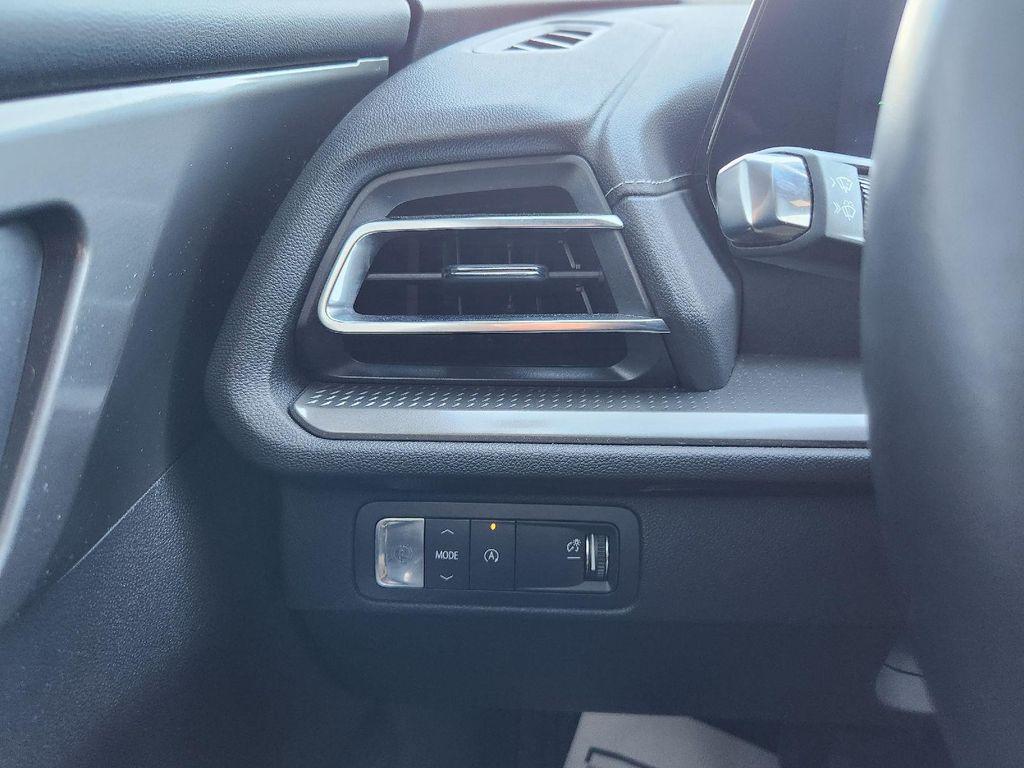 used 2024 Chevrolet Traverse car, priced at $34,995