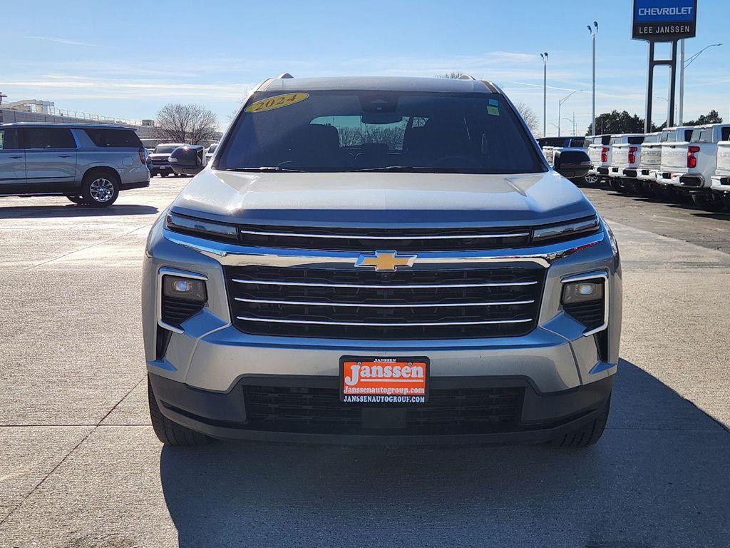 used 2024 Chevrolet Traverse car, priced at $34,995