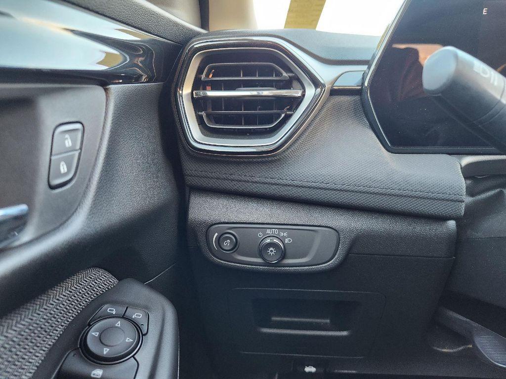 used 2025 Chevrolet TrailBlazer car, priced at $23,995