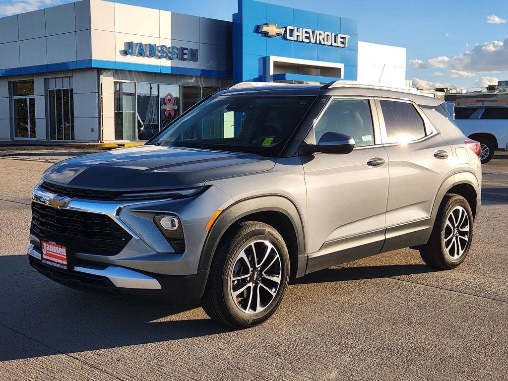 used 2025 Chevrolet TrailBlazer car, priced at $23,995