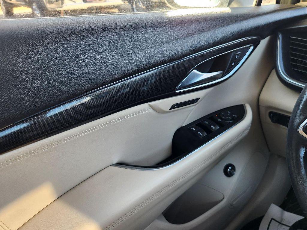 used 2022 Buick Envision car, priced at $25,995