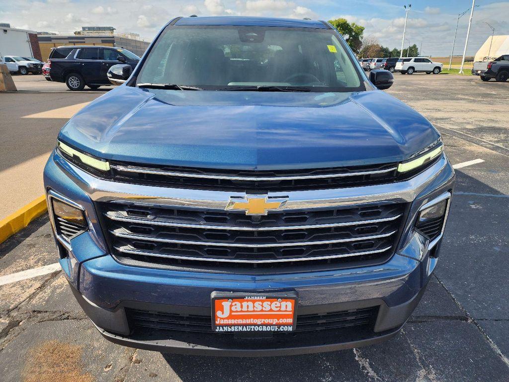 new 2026 Chevrolet Traverse car, priced at $43,695