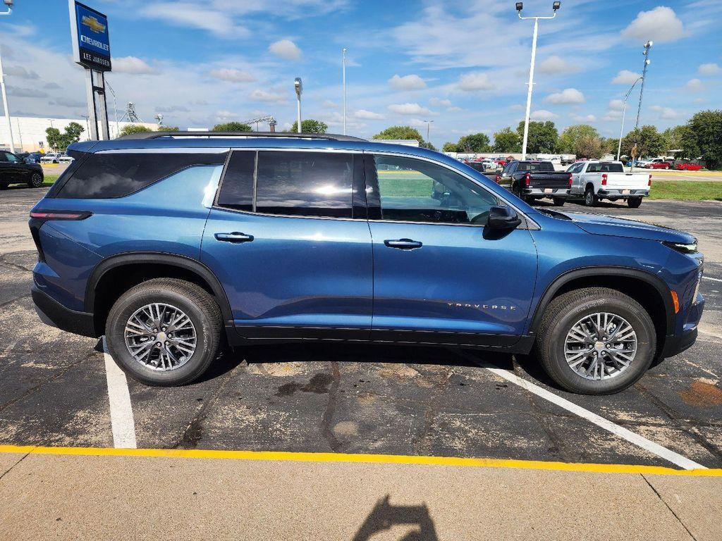 new 2026 Chevrolet Traverse car, priced at $43,695