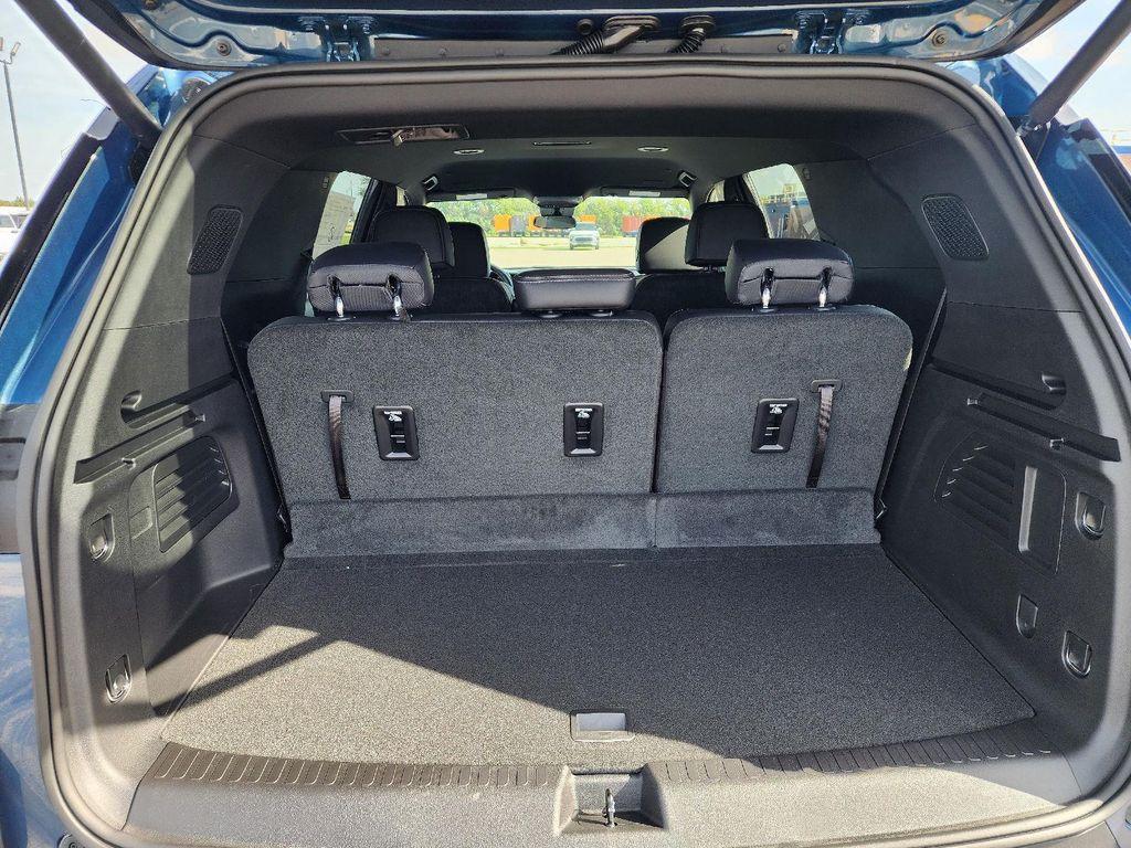 new 2026 Chevrolet Traverse car, priced at $43,695