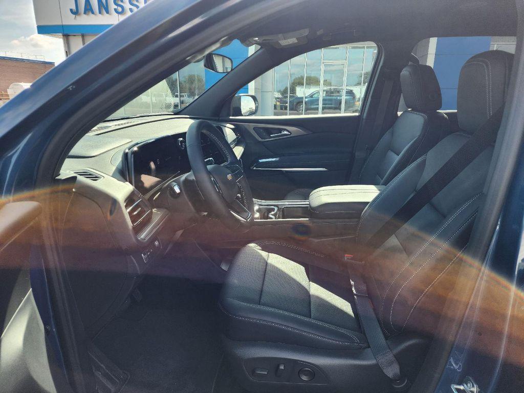 new 2026 Chevrolet Traverse car, priced at $43,695