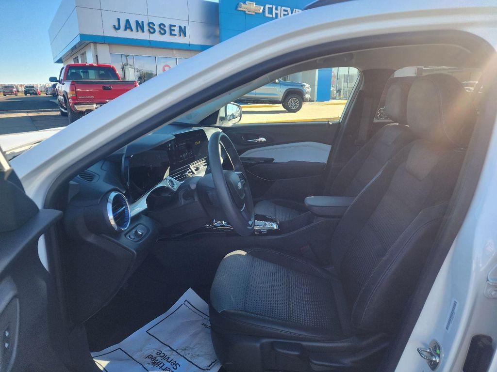 used 2025 Chevrolet Trax car, priced at $20,750