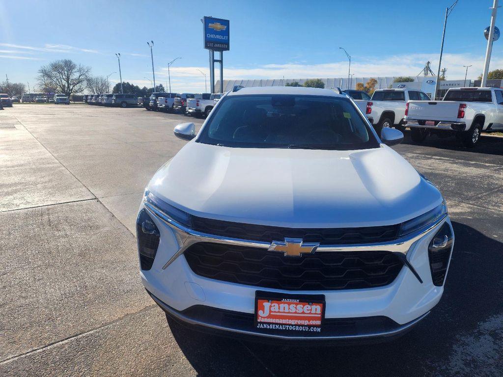used 2025 Chevrolet Trax car, priced at $20,750