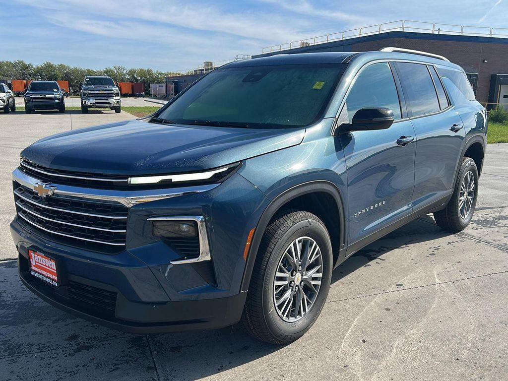new 2026 Chevrolet Traverse car, priced at $43,695