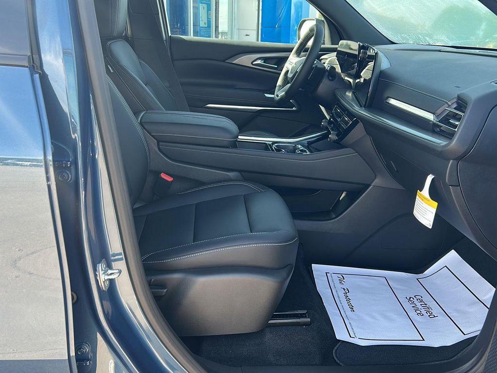 new 2026 Chevrolet Traverse car, priced at $43,695