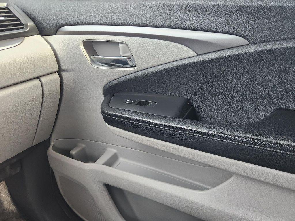 used 2017 Honda Pilot car, priced at $17,995