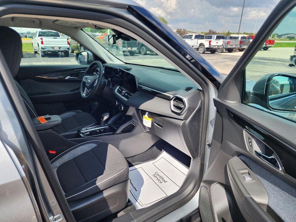 new 2026 Chevrolet TrailBlazer car, priced at $29,270