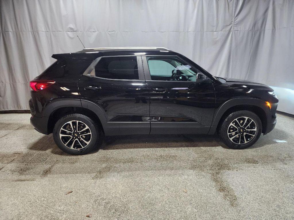used 2025 Chevrolet TrailBlazer car, priced at $23,995