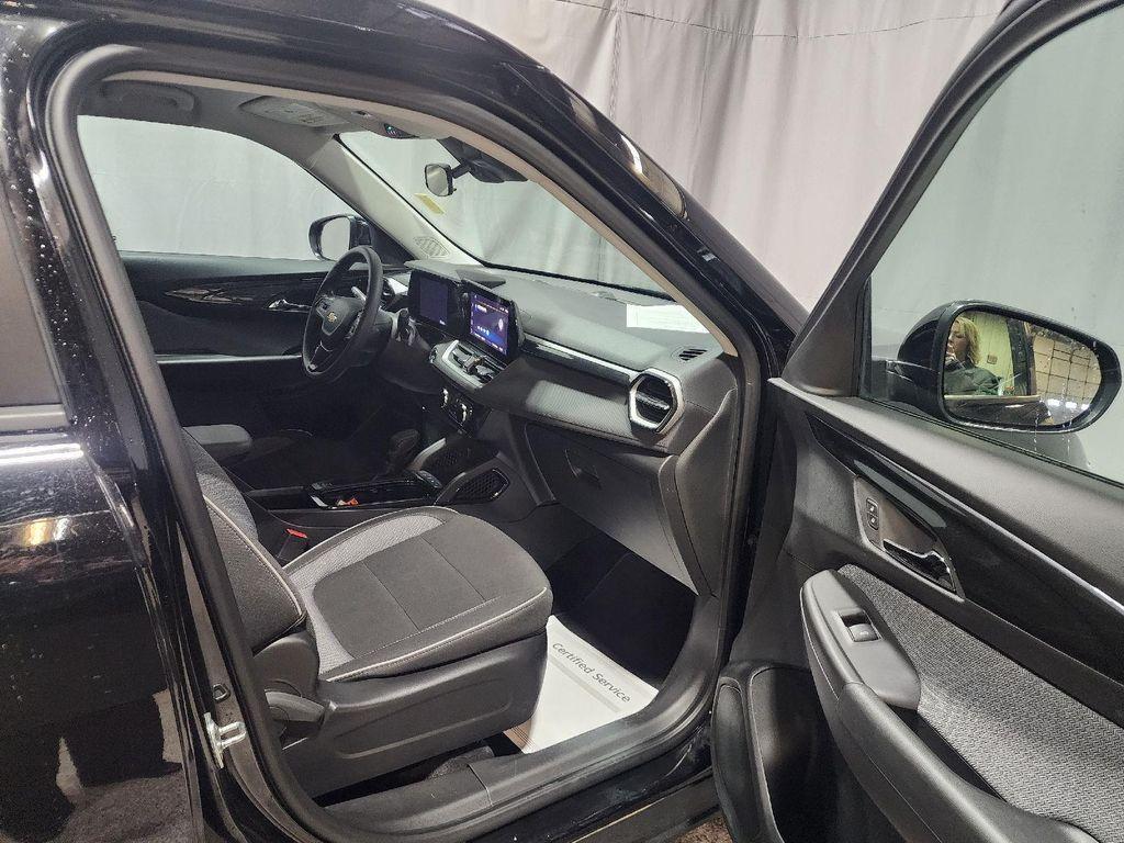 used 2025 Chevrolet TrailBlazer car, priced at $23,995