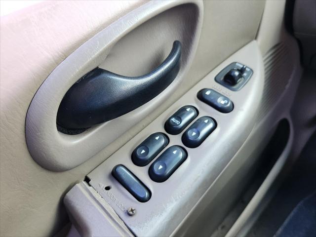 used 2002 Ford F-150 car, priced at $1,995