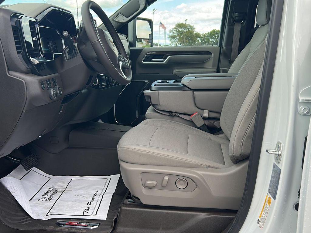 new 2026 Chevrolet Silverado 3500 car, priced at $72,915