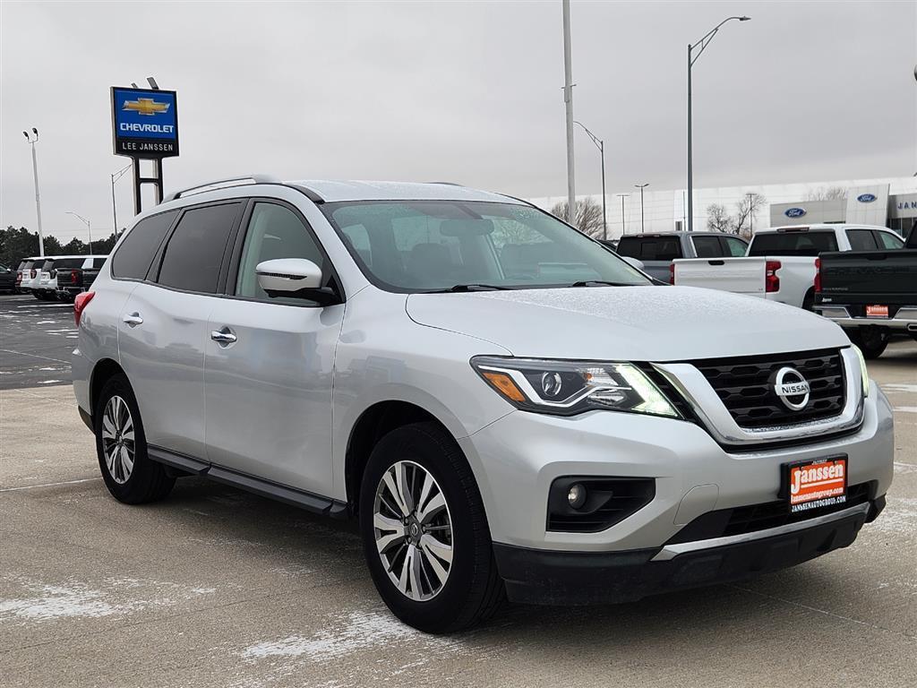 used 2020 Nissan Pathfinder car, priced at $19,995