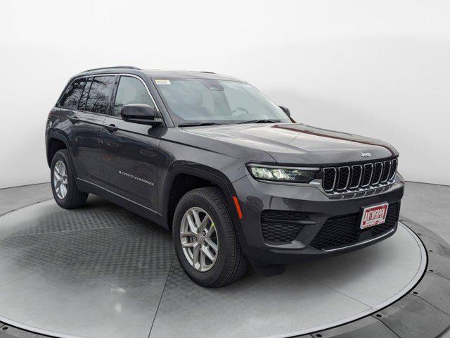 new 2025 Jeep Grand Cherokee car, priced at $40,999