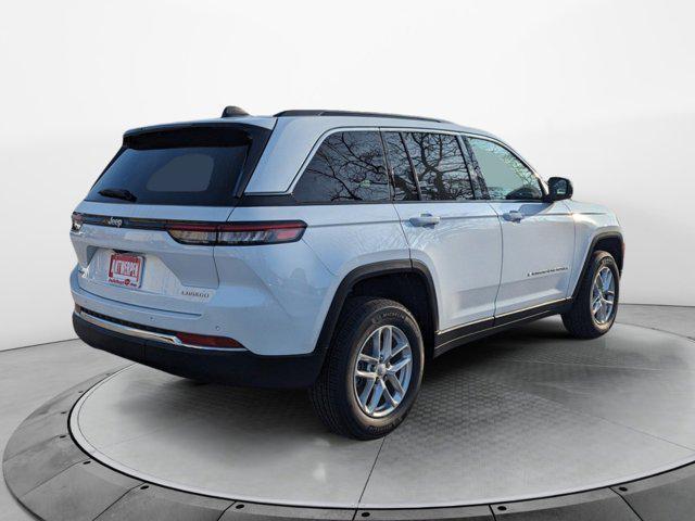 new 2025 Jeep Grand Cherokee car, priced at $40,699