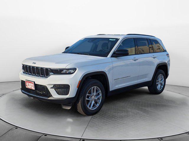 new 2025 Jeep Grand Cherokee car, priced at $40,699