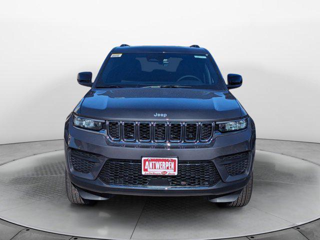 new 2025 Jeep Grand Cherokee car, priced at $40,420