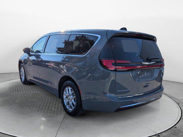 new 2025 Chrysler Pacifica car, priced at $43,322