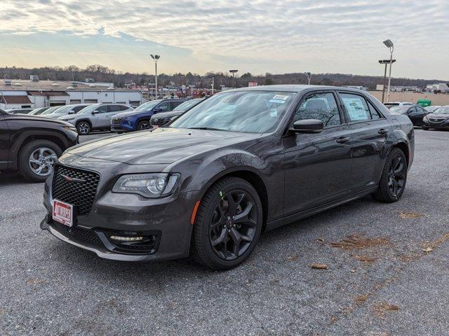 new 2023 Chrysler 300 car