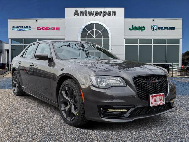 new 2023 Chrysler 300 car