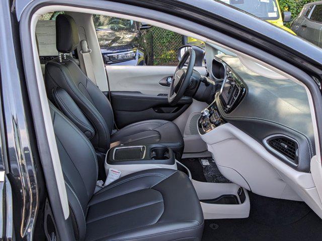 new 2023 Chrysler Pacifica Hybrid car, priced at $44,000