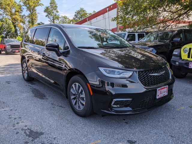 new 2023 Chrysler Pacifica Hybrid car, priced at $44,000