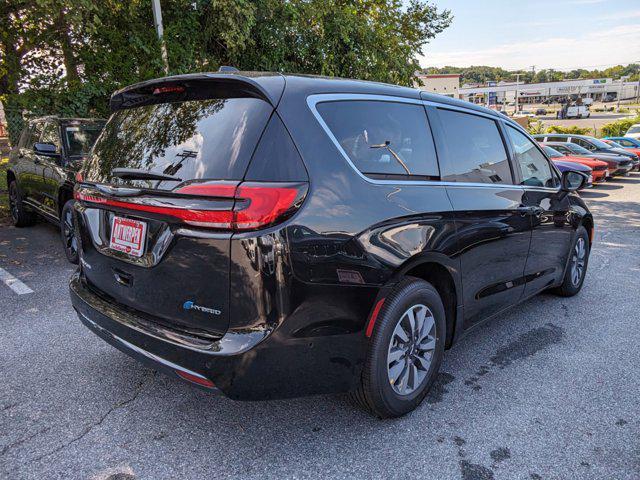 new 2023 Chrysler Pacifica Hybrid car, priced at $44,000