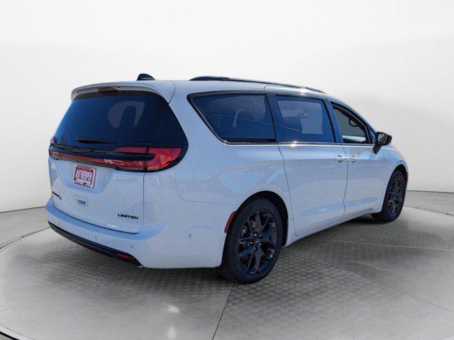 new 2025 Chrysler Pacifica car, priced at $44,075