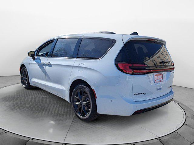 new 2025 Chrysler Pacifica car, priced at $44,075