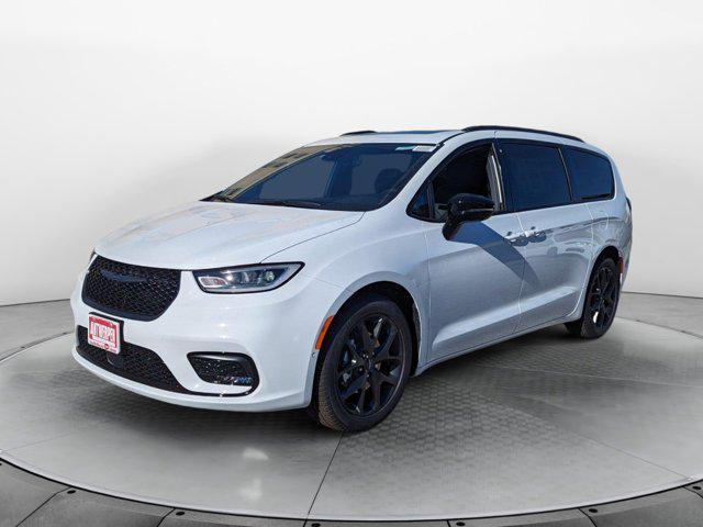 new 2025 Chrysler Pacifica car, priced at $44,075