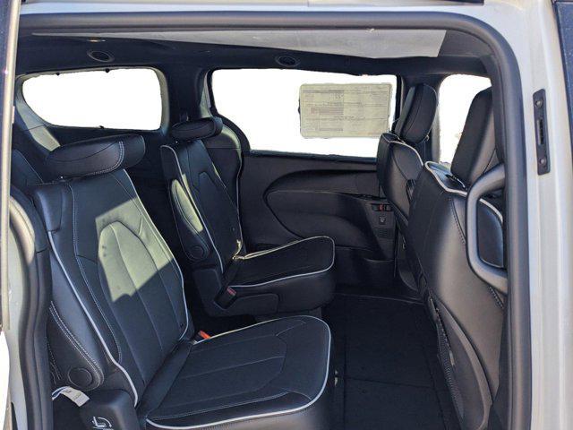 new 2025 Chrysler Pacifica car, priced at $44,075