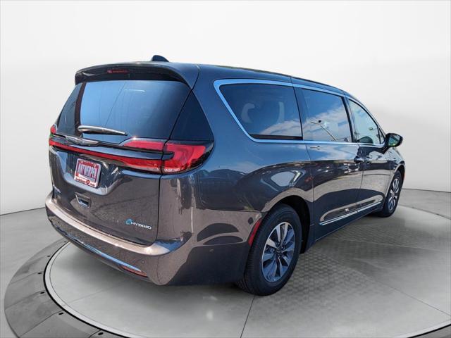 new 2023 Chrysler Pacifica Hybrid car, priced at $47,999