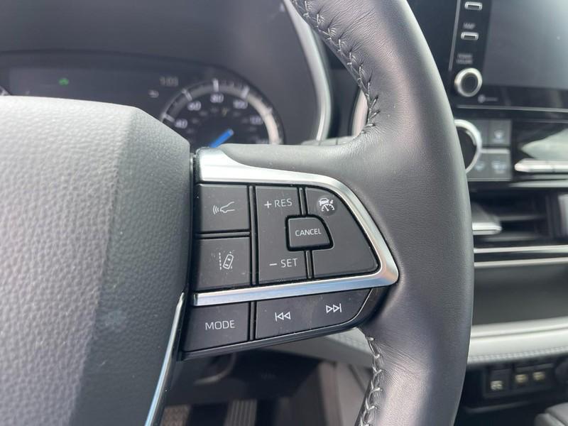 used 2020 Toyota Highlander Hybrid car, priced at $32,503