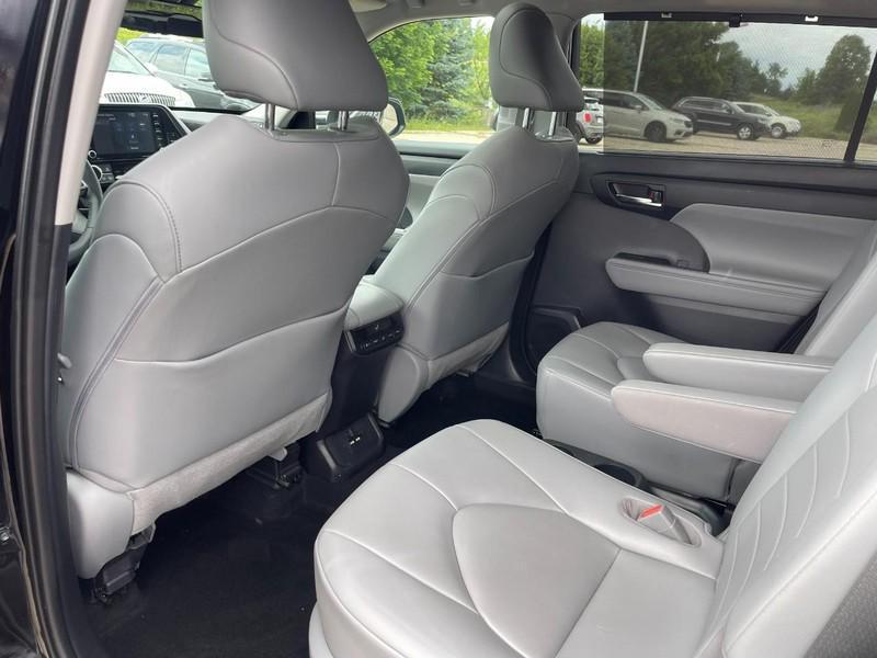 used 2020 Toyota Highlander Hybrid car, priced at $32,503