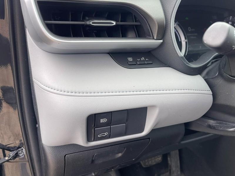 used 2020 Toyota Highlander Hybrid car, priced at $32,503