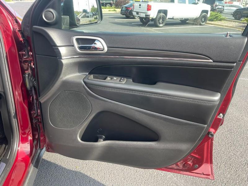 used 2022 Jeep Grand Cherokee car, priced at $32,999