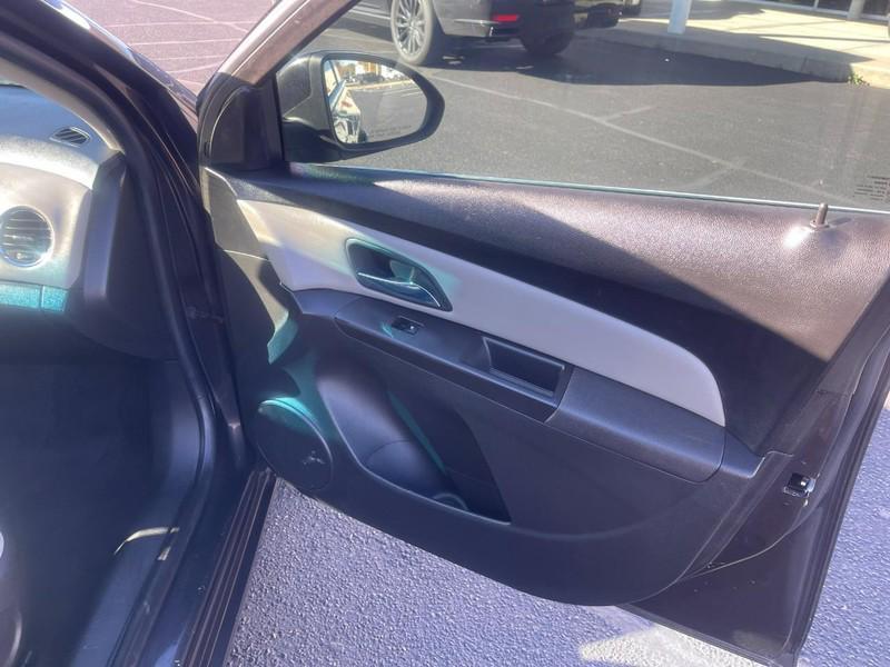 used 2014 Chevrolet Cruze car, priced at $7,999