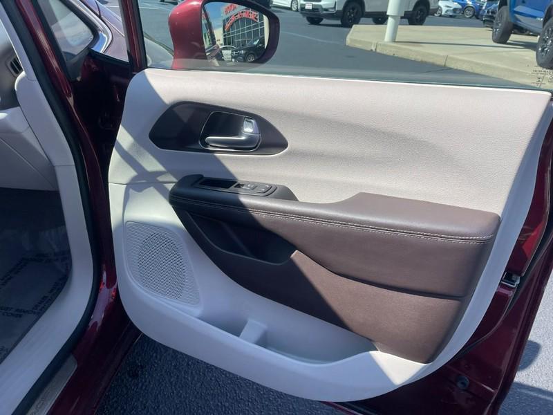 used 2017 Chrysler Pacifica car, priced at $17,993