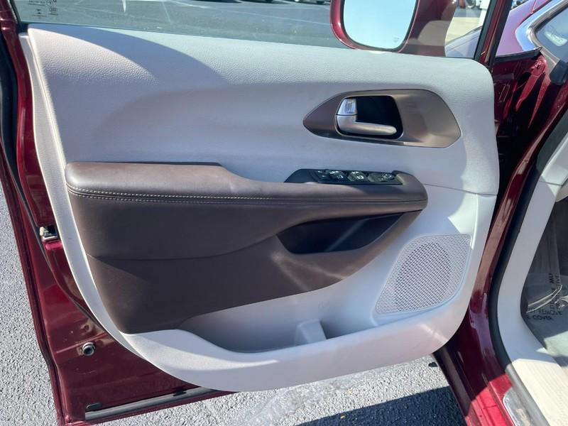 used 2017 Chrysler Pacifica car, priced at $17,993