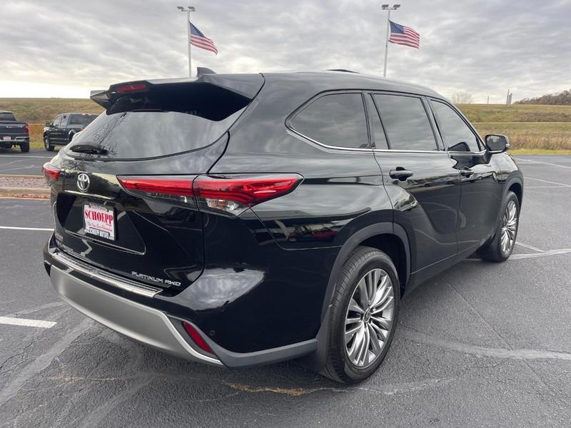 used 2021 Toyota Highlander car, priced at $36,506