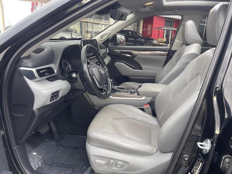used 2021 Toyota Highlander car, priced at $36,506