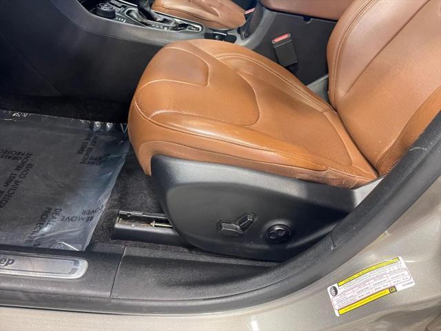 used 2019 Jeep Cherokee car, priced at $23,998